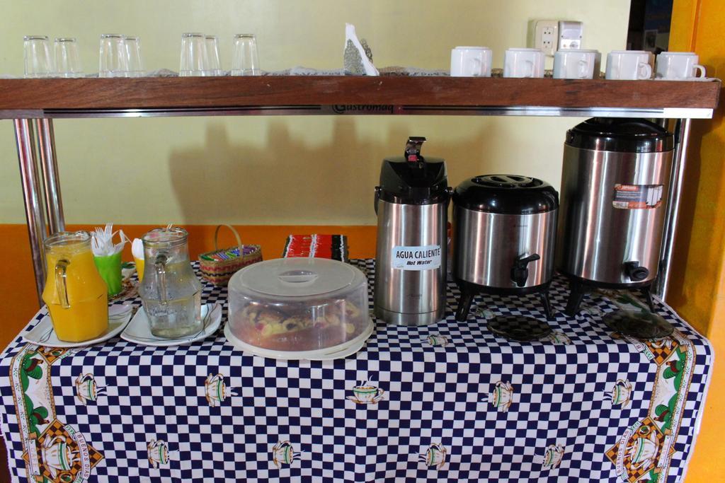 Residencial Noelia Hostel Puerto Iguazú Kültér fotó