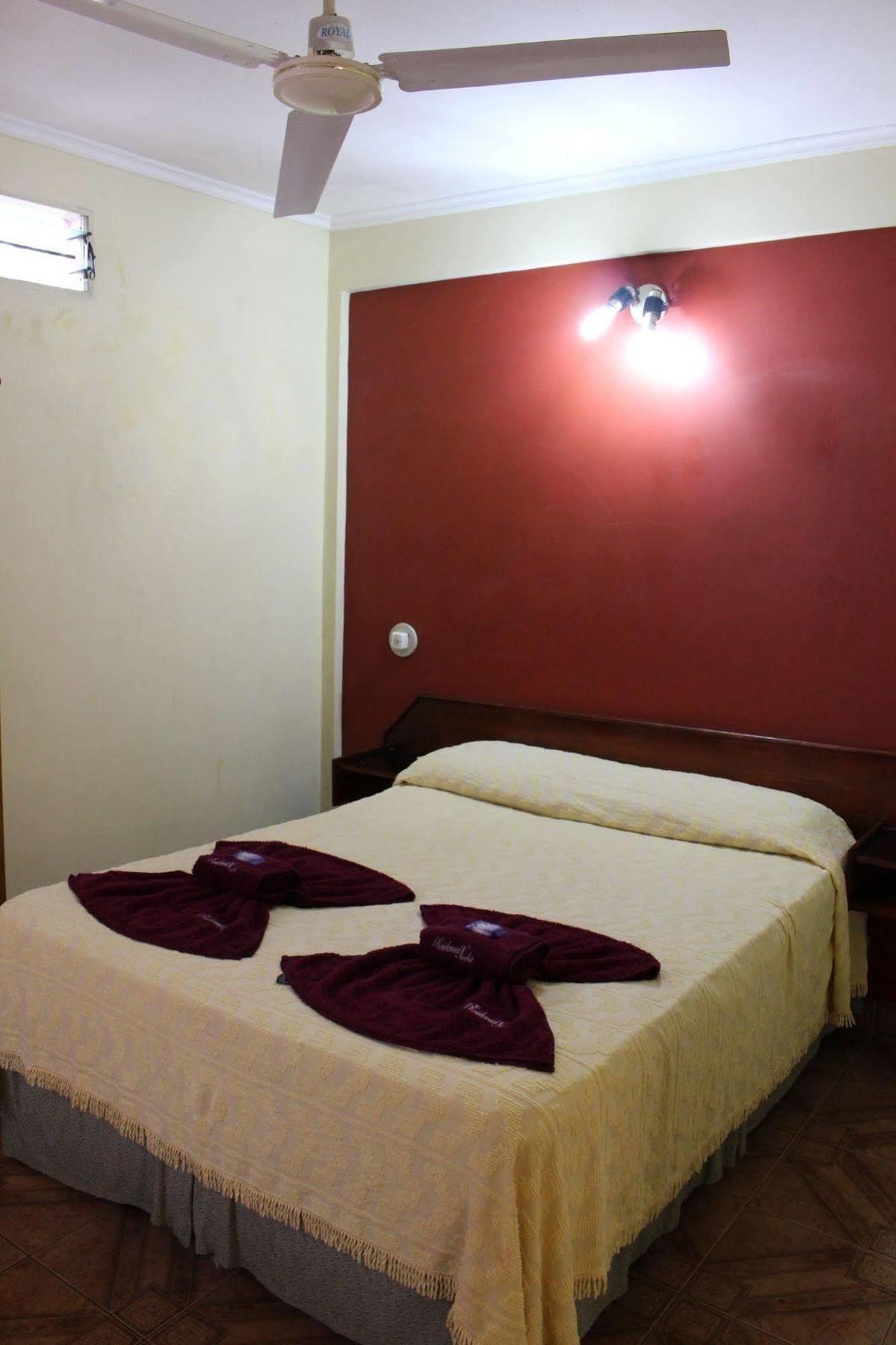 Residencial Noelia Hostel Puerto Iguazú Kültér fotó