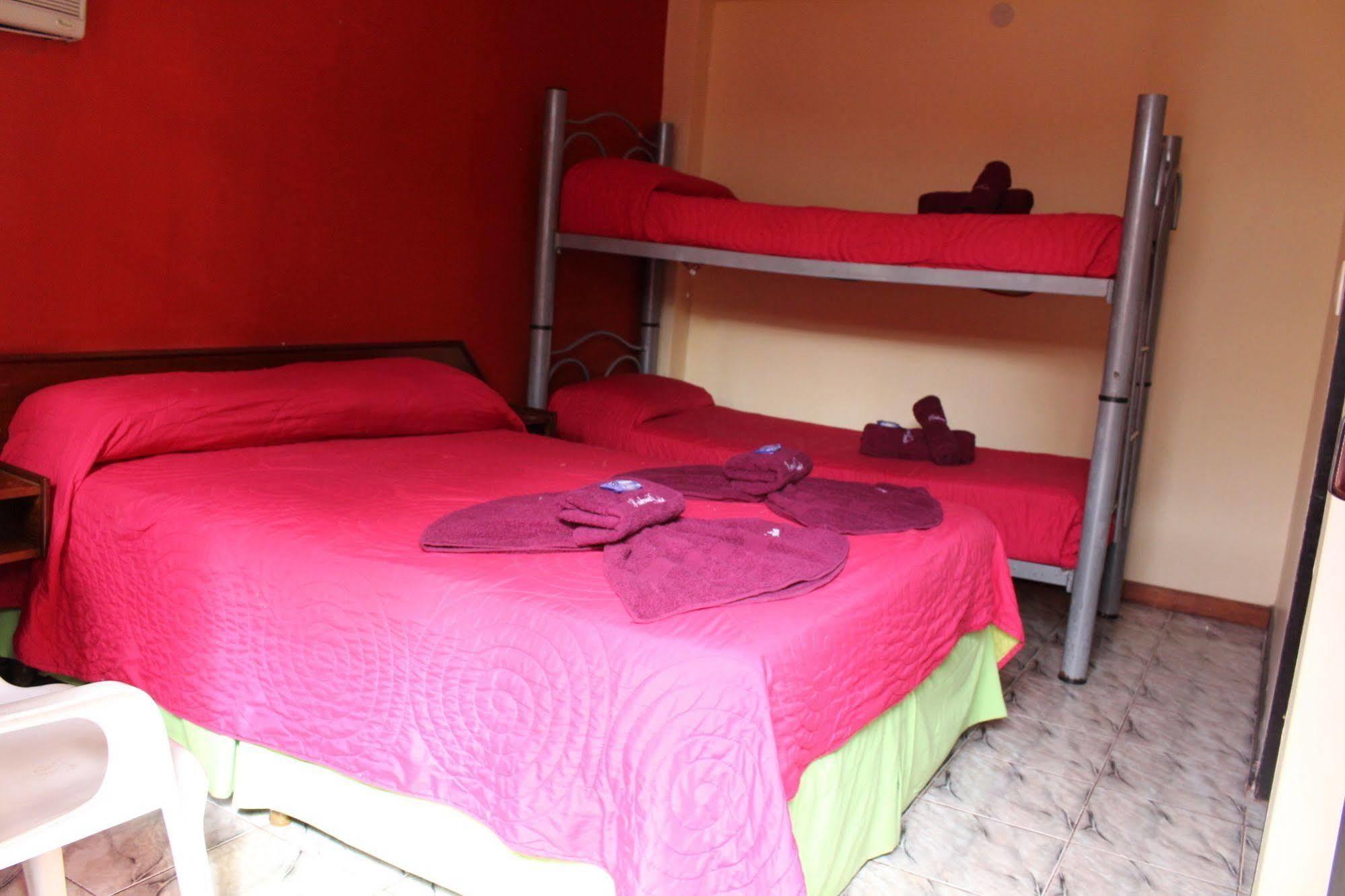Residencial Noelia Hostel Puerto Iguazú Kültér fotó