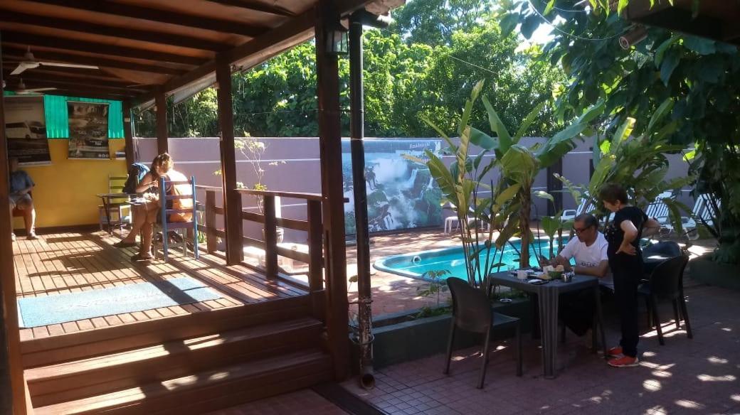Residencial Noelia Hostel Puerto Iguazú Kültér fotó