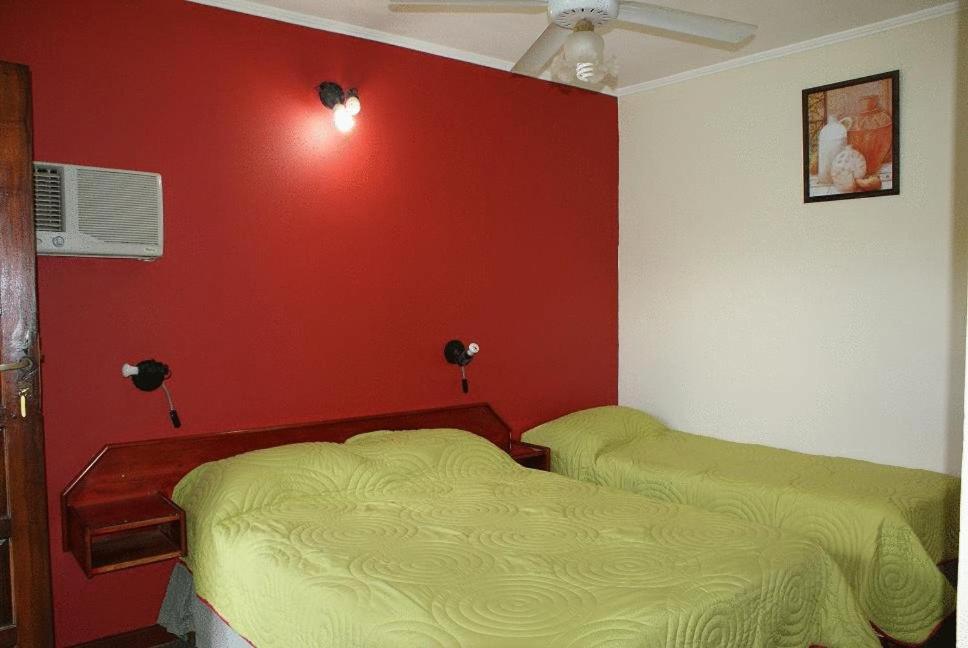 Residencial Noelia Hostel Puerto Iguazú Kültér fotó